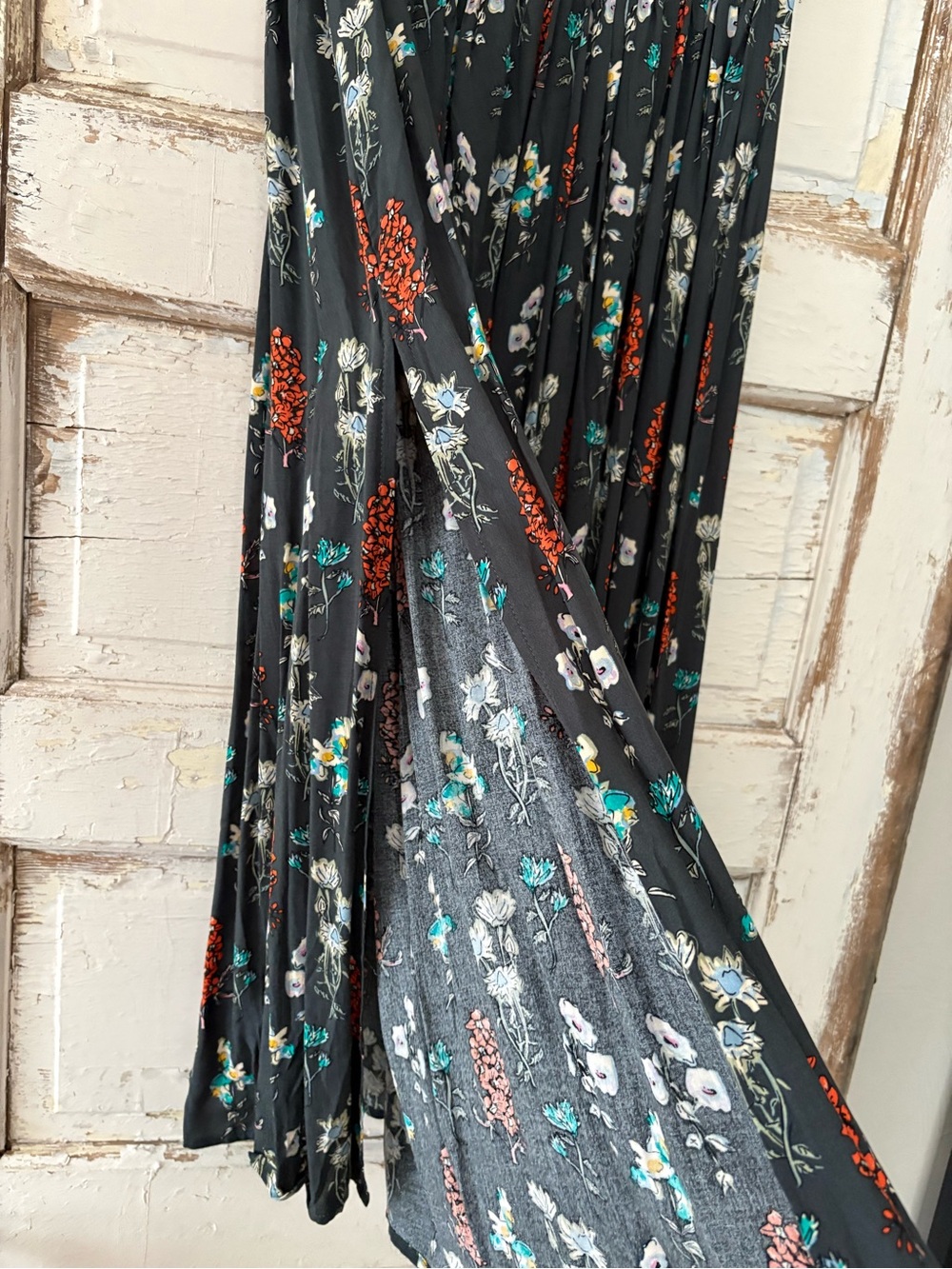 Natural Life NWT Black Floral Rayon Skirt size Medium - Picture 3 of 8
